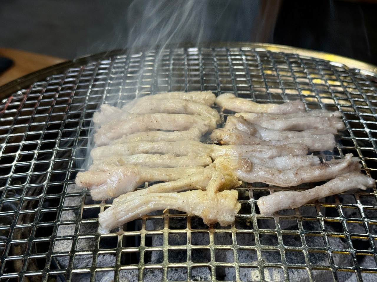 （有菜單）高雄新開幕『酒肉武林』中國風燒肉店！價格實在專人隨桌烤肉服務 @高雄美食底對