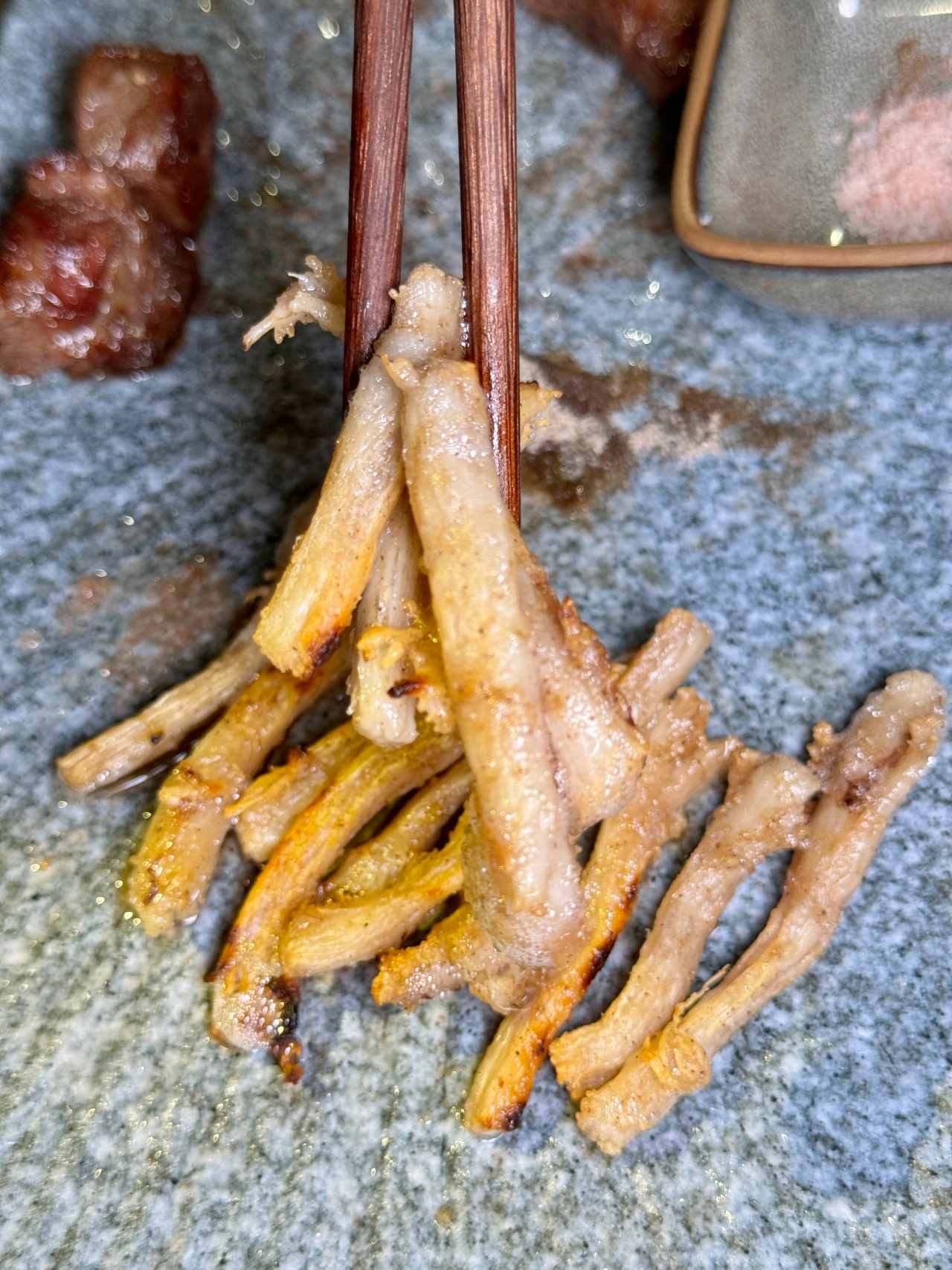 （有菜單）高雄新開幕『酒肉武林』中國風燒肉店！價格實在專人隨桌烤肉服務 @高雄美食底對