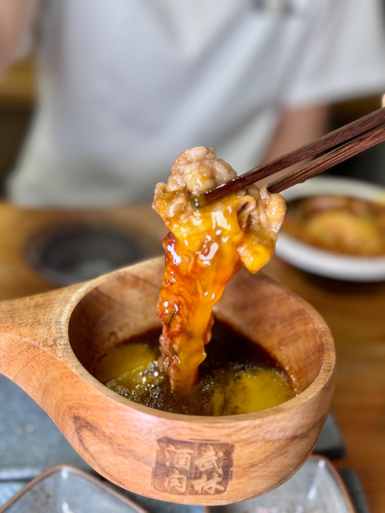 （有菜單）高雄新開幕『酒肉武林』中國風燒肉店！價格實在專人隨桌烤肉服務 @高雄美食底對