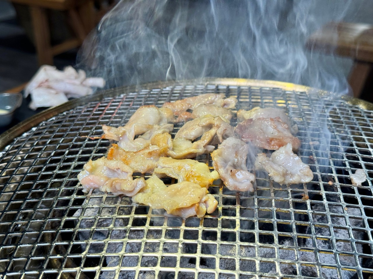 （有菜單）高雄新開幕『酒肉武林』中國風燒肉店！價格實在專人隨桌烤肉服務 @高雄美食底對