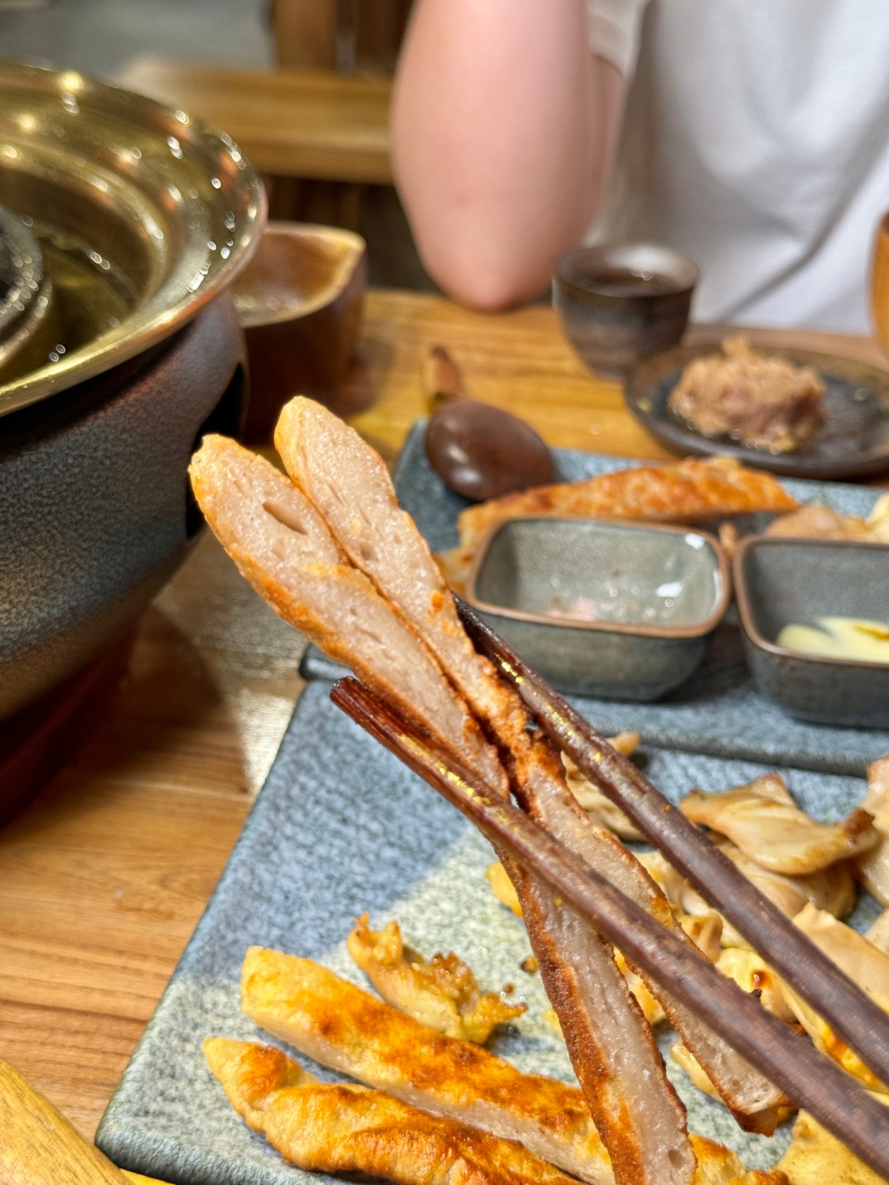 （有菜單）高雄新開幕『酒肉武林』中國風燒肉店！價格實在專人隨桌烤肉服務 @高雄美食底對