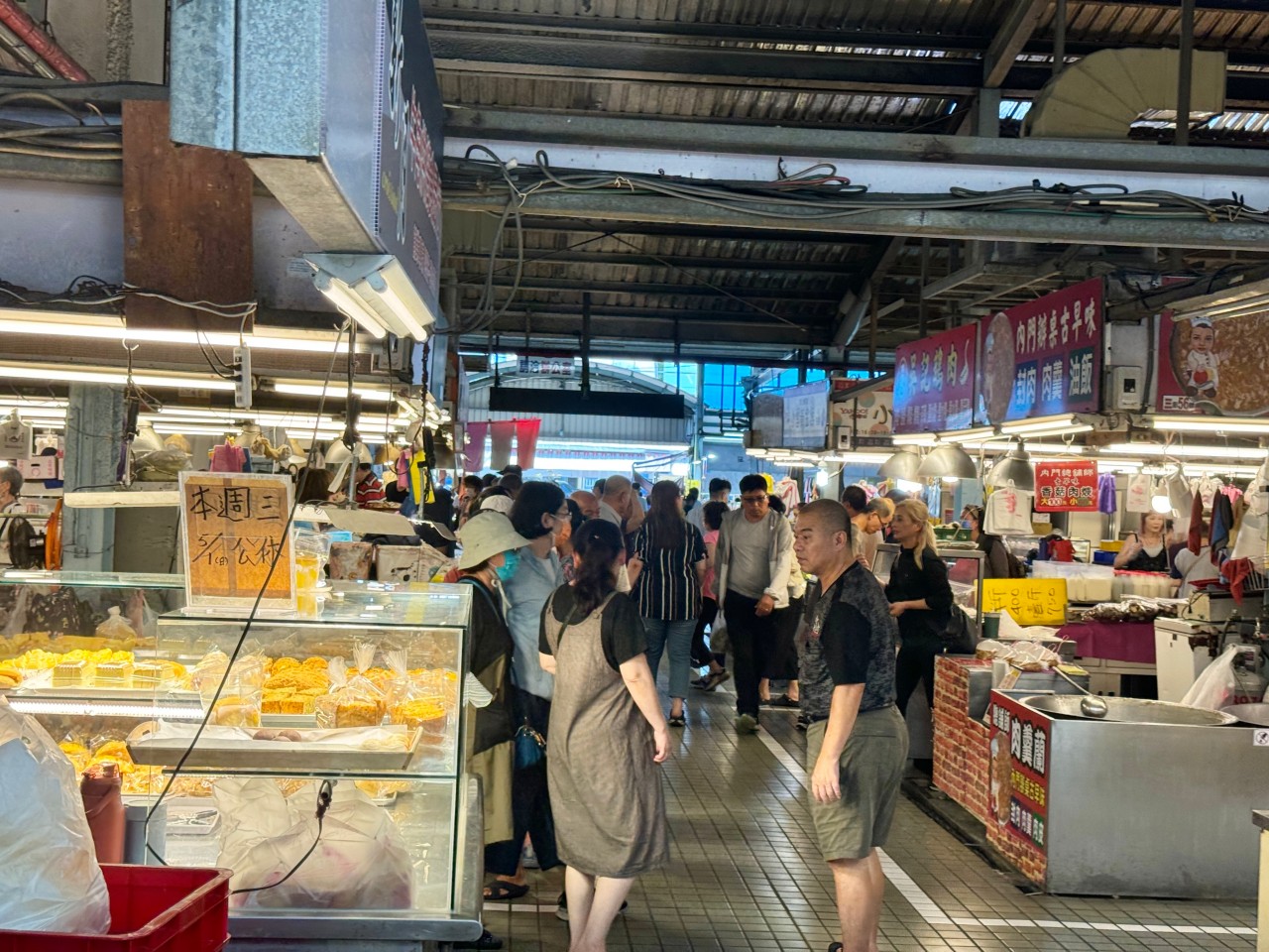 全部都超欠吃！『德民尚青黃昏市場』必吃美食四家推薦 @高雄美食底對