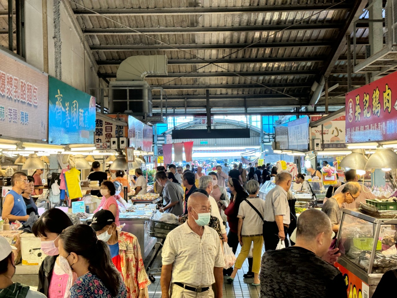全部都超欠吃！『德民尚青黃昏市場』必吃美食四家推薦 @高雄美食底對