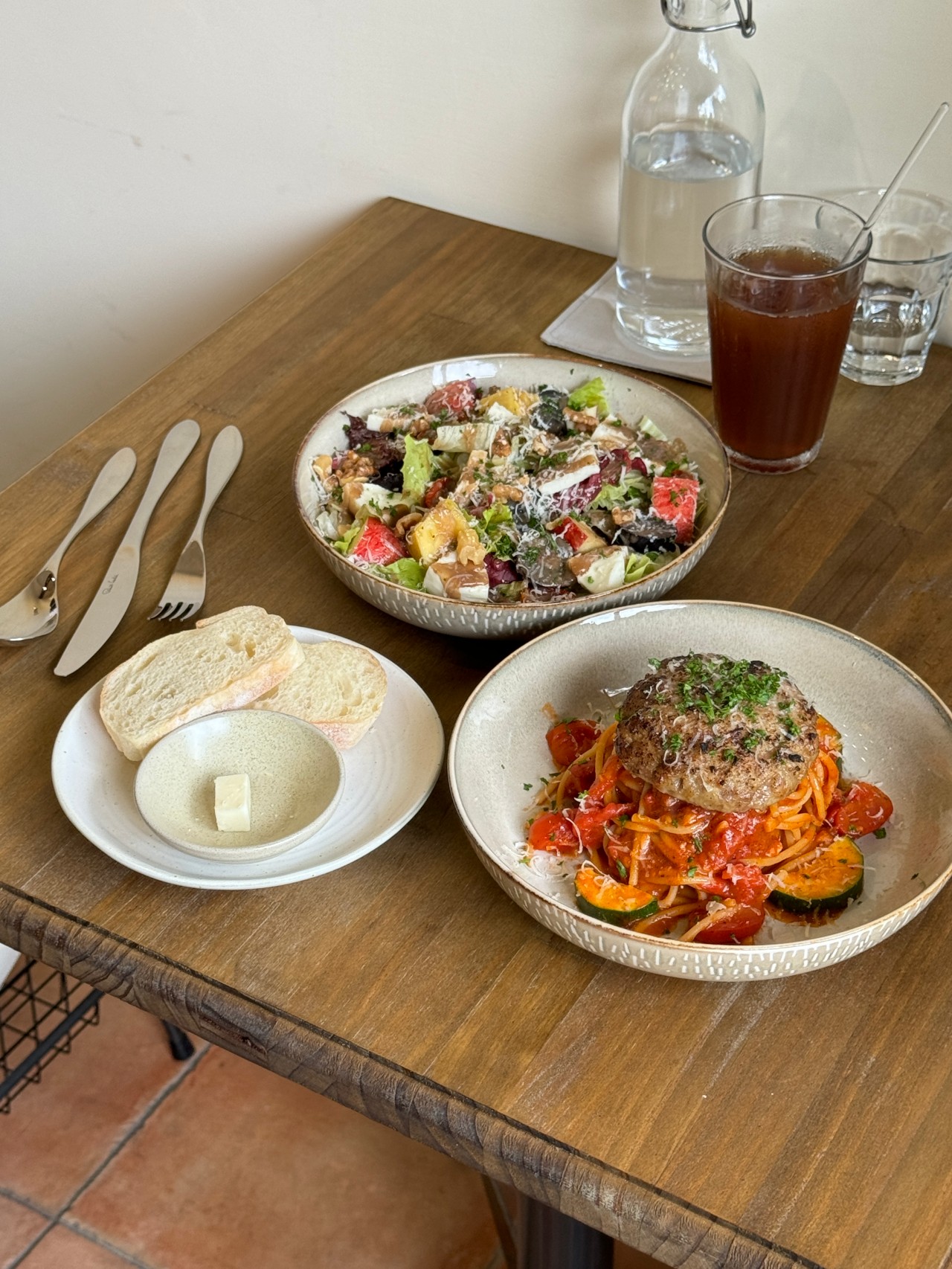 高雄必吃早午餐「FUTALI &#038; brunch 」手打漢堡排番茄義大利麵 @高雄美食底對