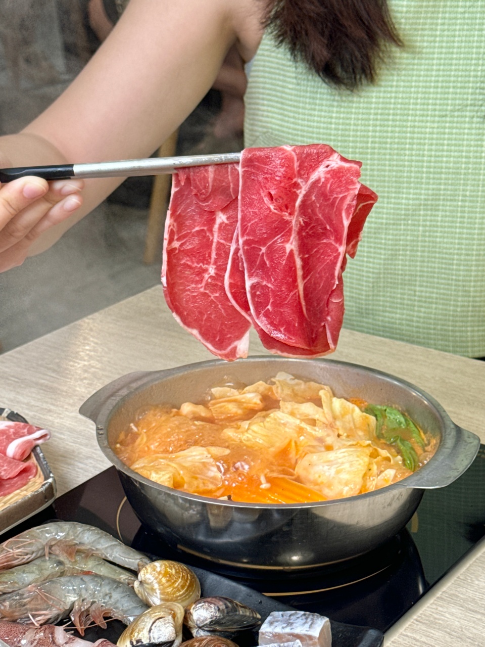 高雄平價個人鍋『飄鄉鍋物』不敢相信$140小火鍋肉品海鮮品質都這麼好 @高雄美食底對