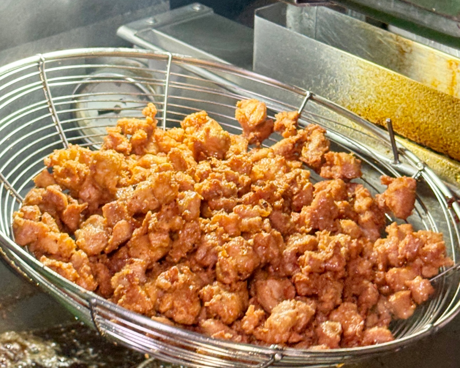 楠梓大社最狂的夜市豆乳雞『黎品豆乳雞』生意炸好！必買一整袋 @高雄美食底對