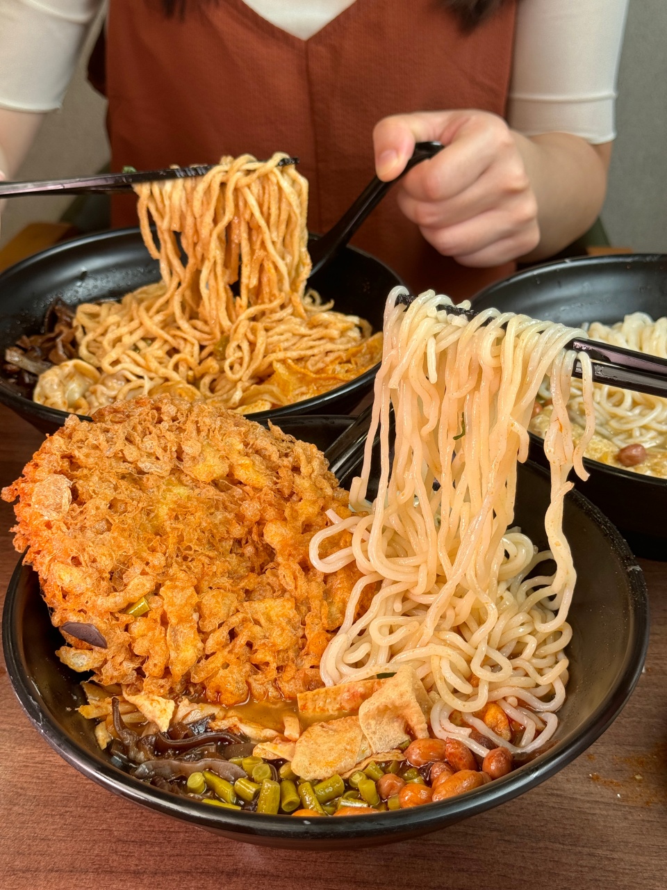 高雄炸蛋螺螄粉超吸睛！『饗螺螺螄粉-五甲南正店』『饗螺螺螄粉-楠梓德民店』麻辣螺獅湯頭超級香必吃 @高雄美食底對