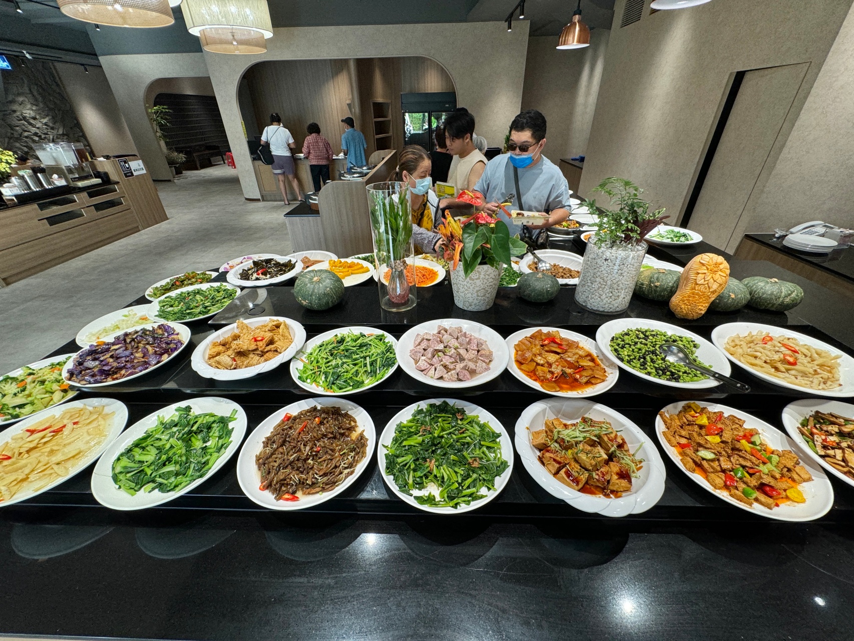 新開幕超爆棚蔬食自助餐『四季村四季村自助餐廚坊 鳳山店』氣派舒適用餐空間，大東文化藝術中心周邊美食推薦 @高雄美食底對