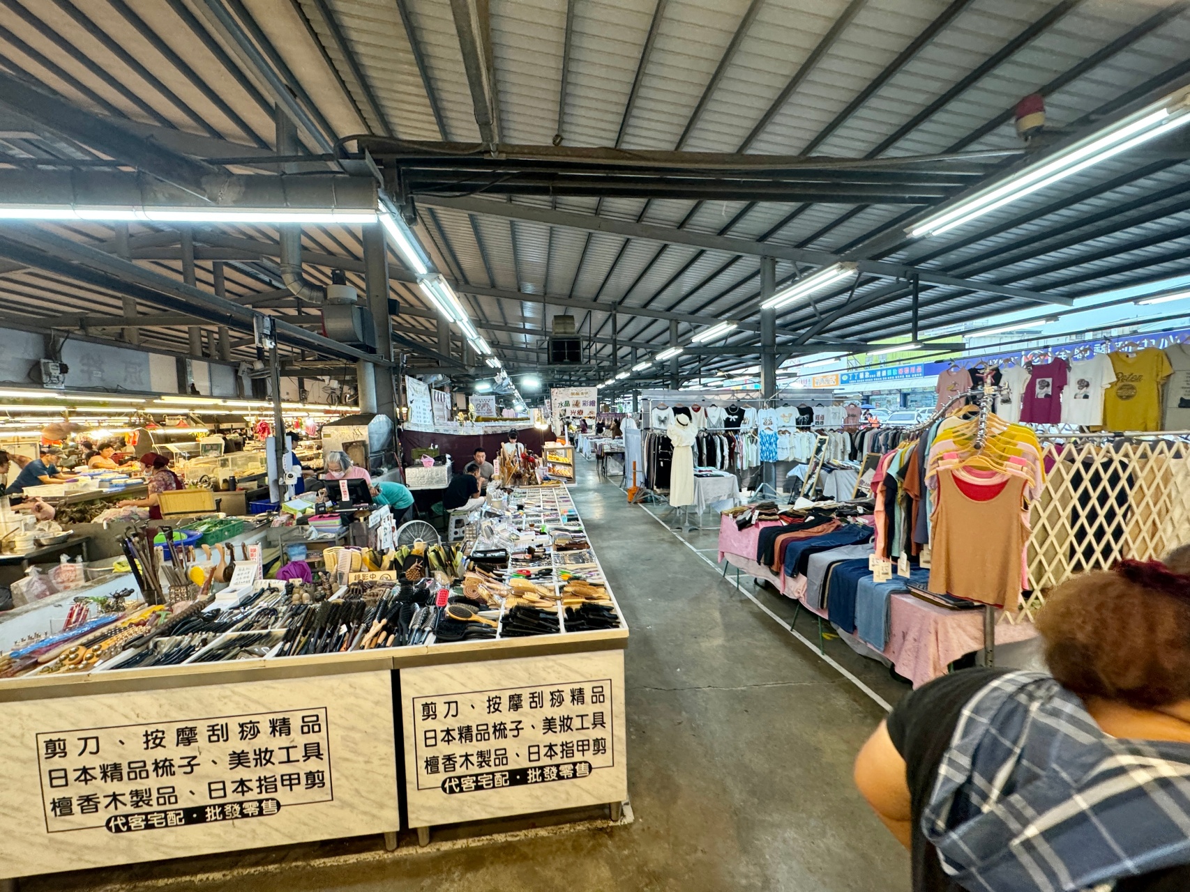 汽車停車場『永康尚青黃昏市場』2024年最新攤位，四家必吃推薦！超好買～熟食生食攤位齊全 @高雄美食底對