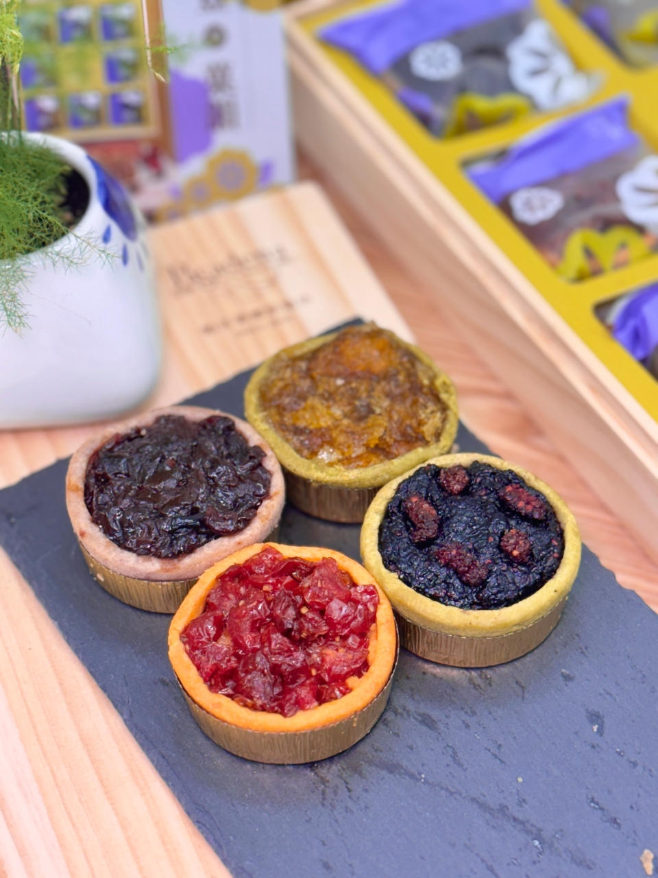 2024中秋禮盒推薦 『帕莎蒂娜烘焙坊Pasadena Bakery』秋豐菓韻 Pasadena 植米菓酥 @高雄美食底對