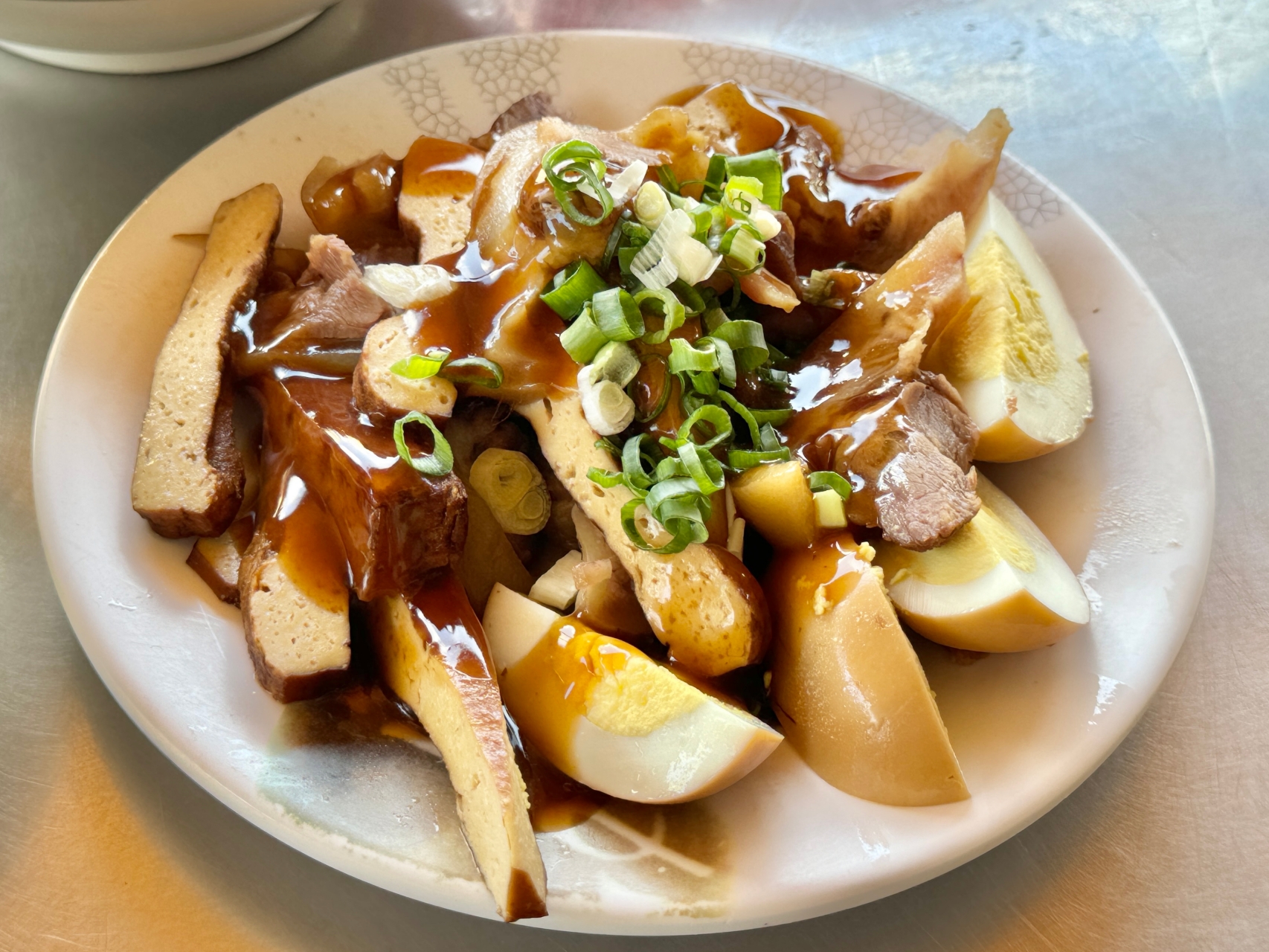 前鎮草衙『無名肉羹麵』 科學麵羹超好吃！天氣再熱一樣人潮滿滿 @高雄美食底對