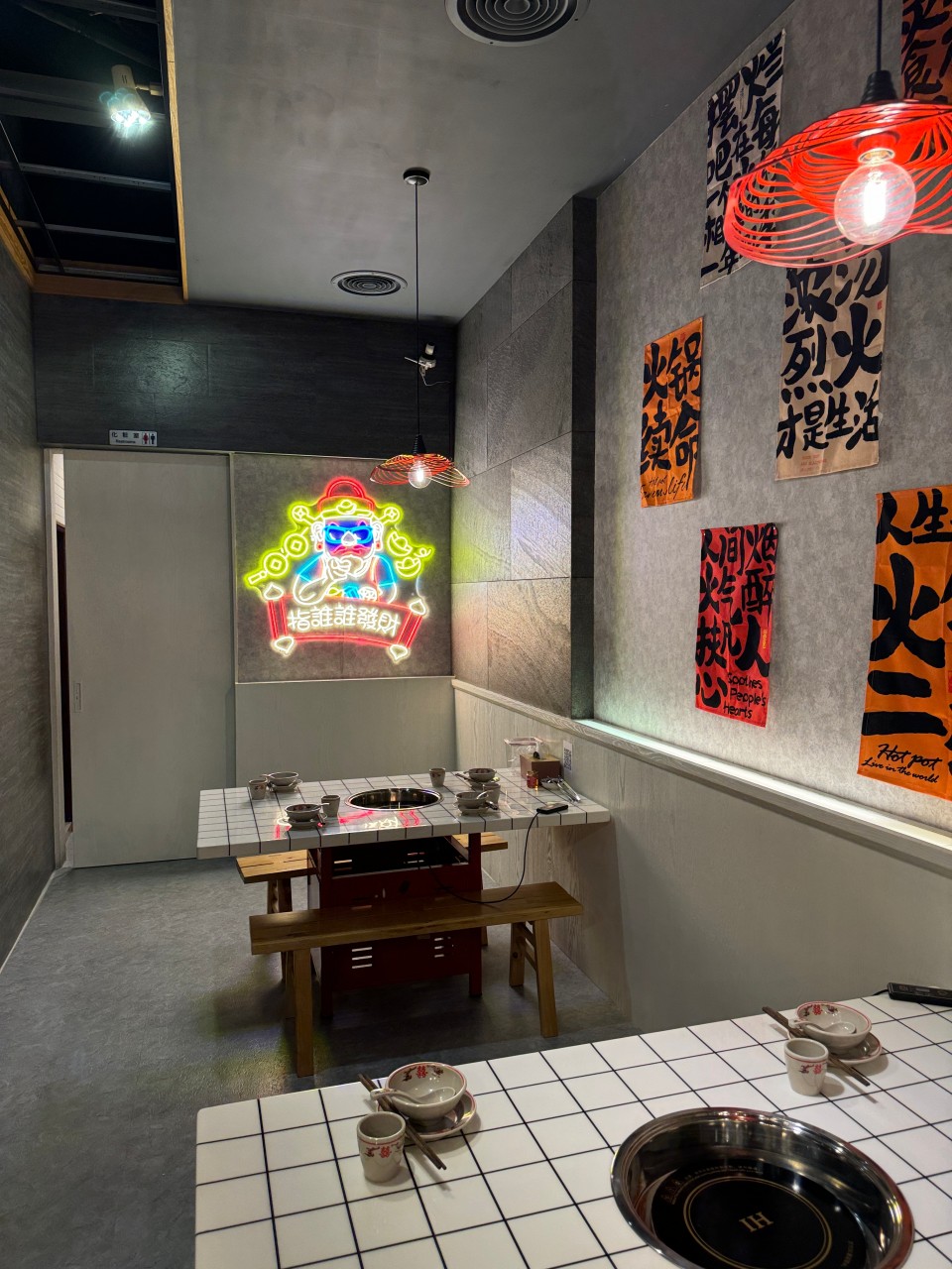 （附菜單）高雄最新開幕『麻辣M婆湯』主打內臟類道地重慶麻辣火鍋，營業到凌晨2點宵夜火鍋 @高雄美食底對