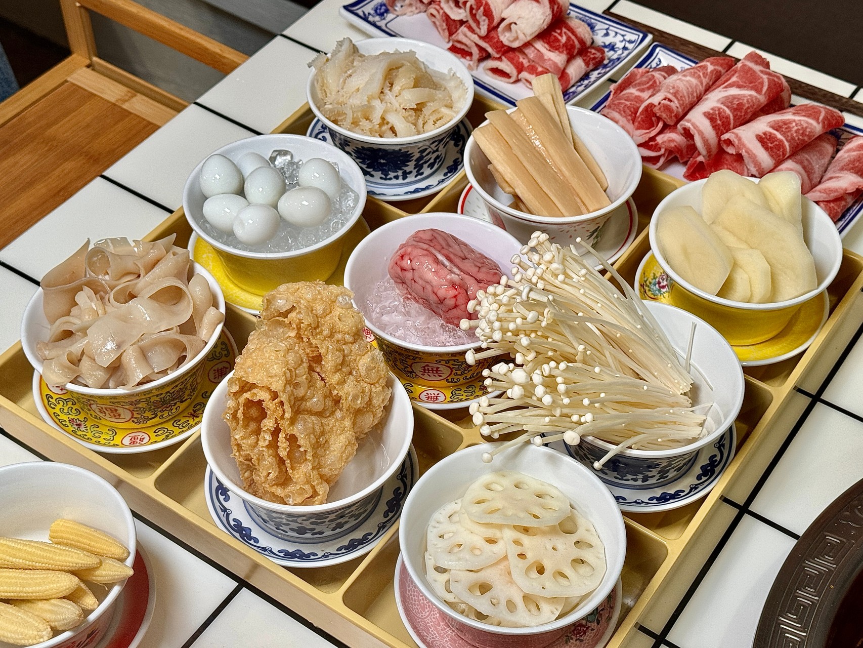（附菜單）高雄最新開幕『麻辣M婆湯』主打內臟類道地重慶麻辣火鍋，營業到凌晨2點宵夜火鍋 @高雄美食底對