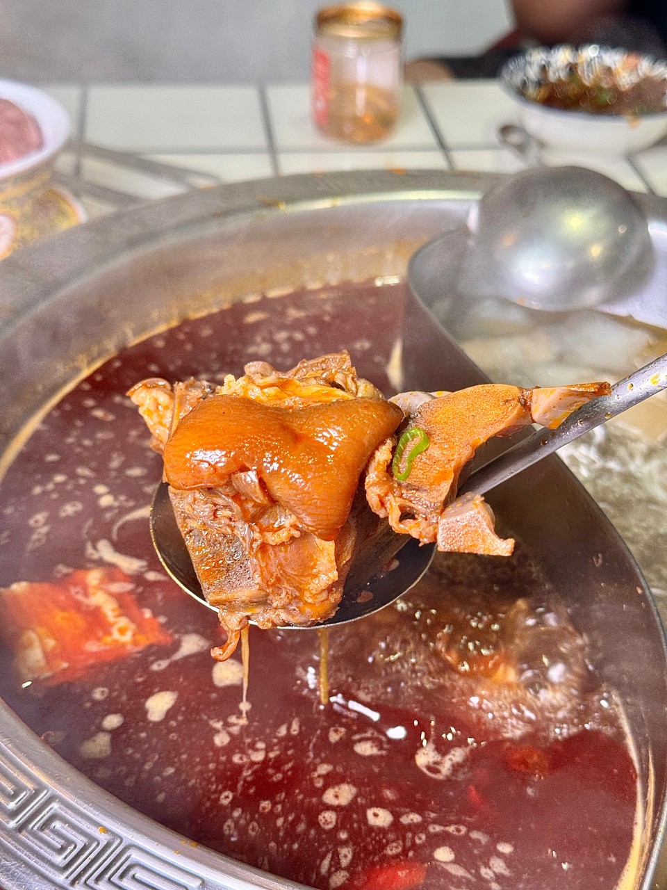 （附菜單）高雄最新開幕『麻辣M婆湯』主打內臟類道地重慶麻辣火鍋，營業到凌晨2點宵夜火鍋 @高雄美食底對