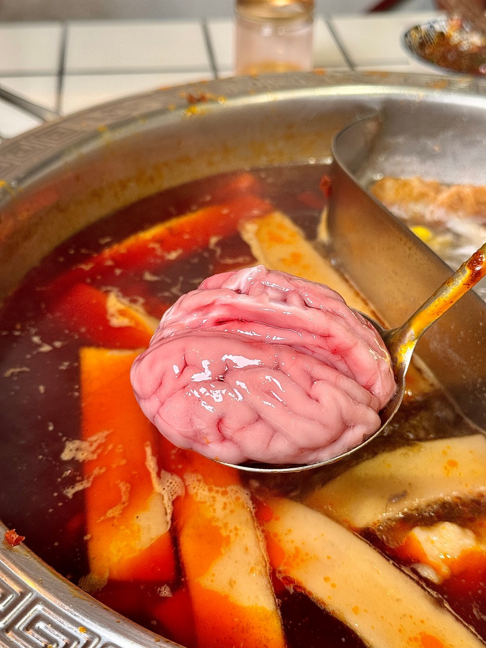 （附菜單）高雄最新開幕『麻辣M婆湯』主打內臟類道地重慶麻辣火鍋，營業到凌晨2點宵夜火鍋 @高雄美食底對