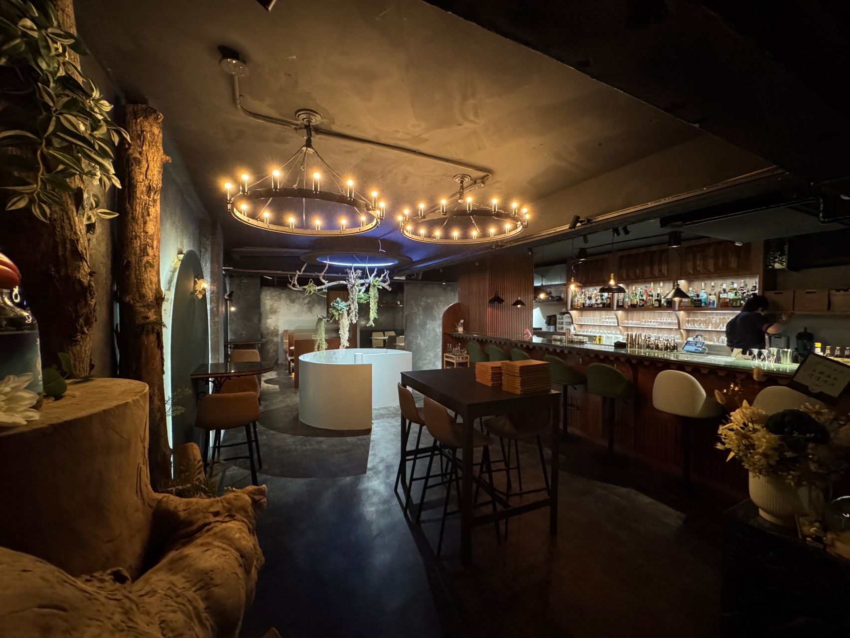 （有菜單）高雄最新樹洞裡的餐酒館 『Treelight 樹光餐酒』夢境般的大月球超吸睛 餐酒全部都高水準 文化中心餐酒館 月球餐酒館 @高雄美食底對