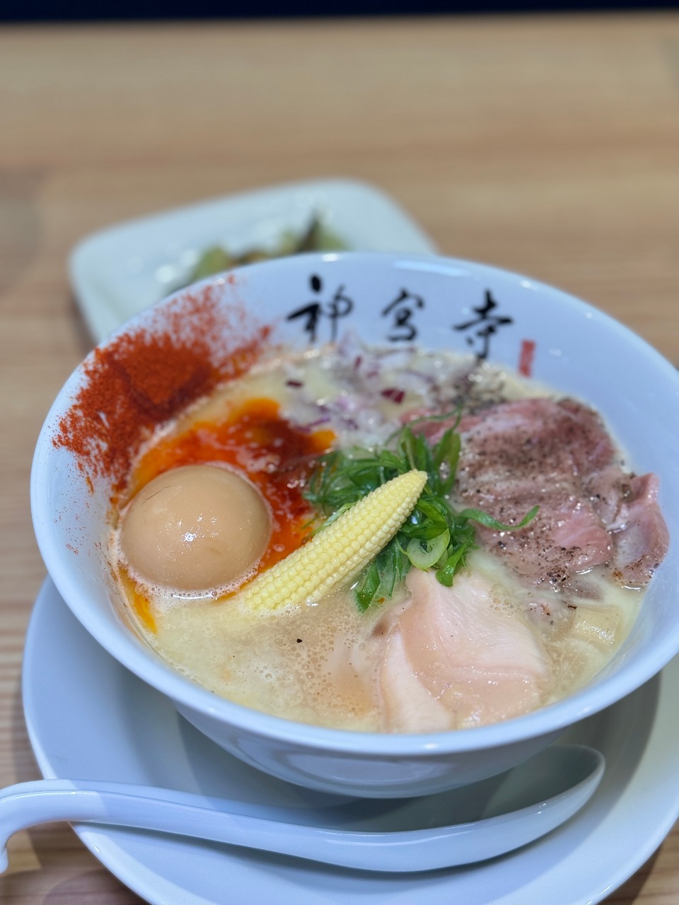 （有菜單）名古屋『神宮寺』二層泡雞白湯拉麵海外首家直營店 漢神巨蛋4樓 @高雄美食底對