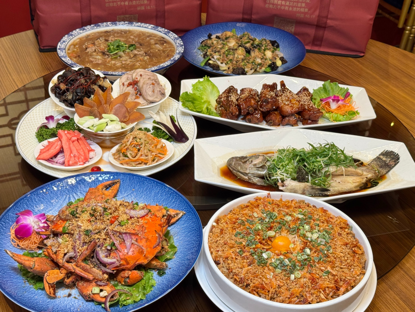 2025高雄外帶年菜 富苑喜宴會館『2025外帶年菜』老饕已經敲碗搶預購了！七道菜全部開蓋就能直接開吃 @高雄美食底對