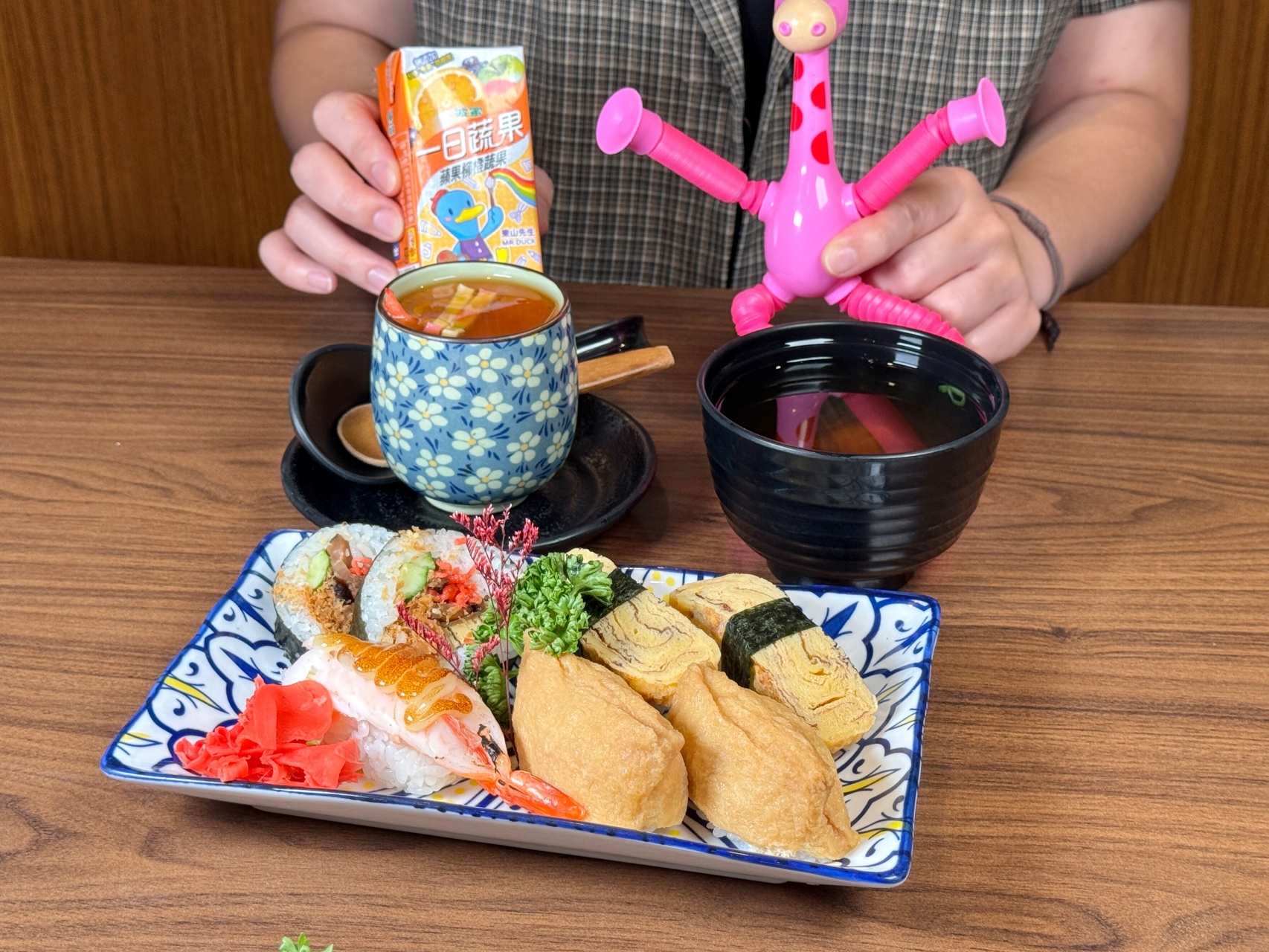 在地人也激推的隱藏版日料店『有樂町日本料理』武廟美食 生日生魚片芭菲杯 @高雄美食底對
