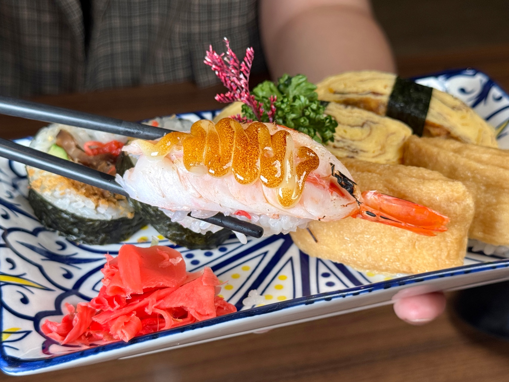在地人也激推的隱藏版日料店『有樂町日本料理』武廟美食 生日生魚片芭菲杯 @高雄美食底對