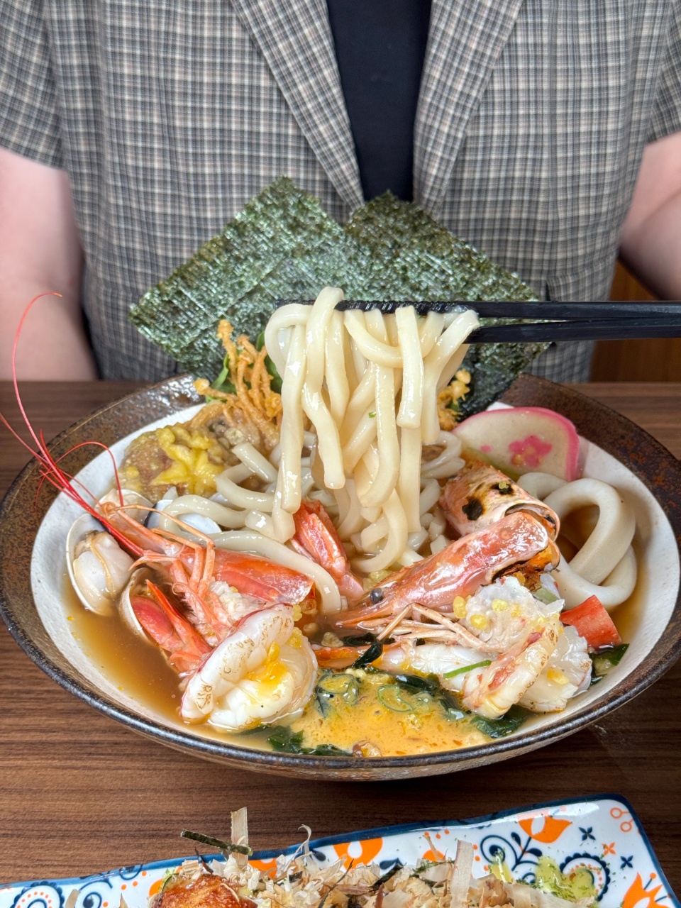 在地人也激推的隱藏版日料店『有樂町日本料理』武廟美食 生日生魚片芭菲杯 @高雄美食底對