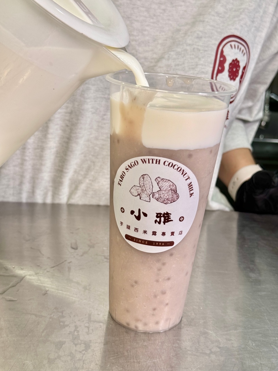 電鑽打出來的芋頭西米露特別好吃『小雅茶飲-芋頭西米露』新品飄飄芋鮮竟然把芝士奶蓋和芋泥融合 @高雄美食底對