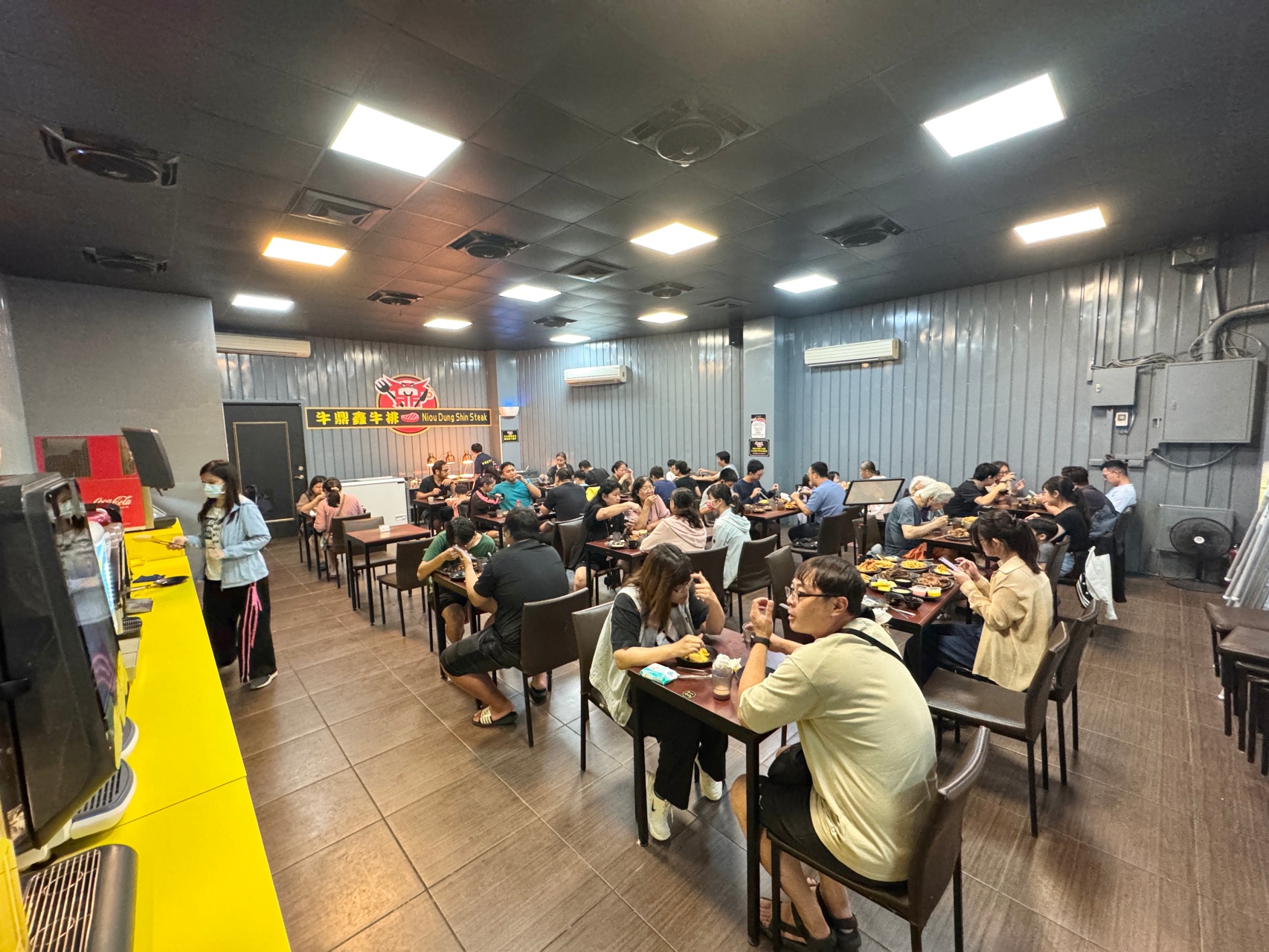 楠梓超狂平價牛排吃到飽『牛鼎鑫牛排』自助區就是一攤無敵鹹酥雞攤 @高雄美食底對