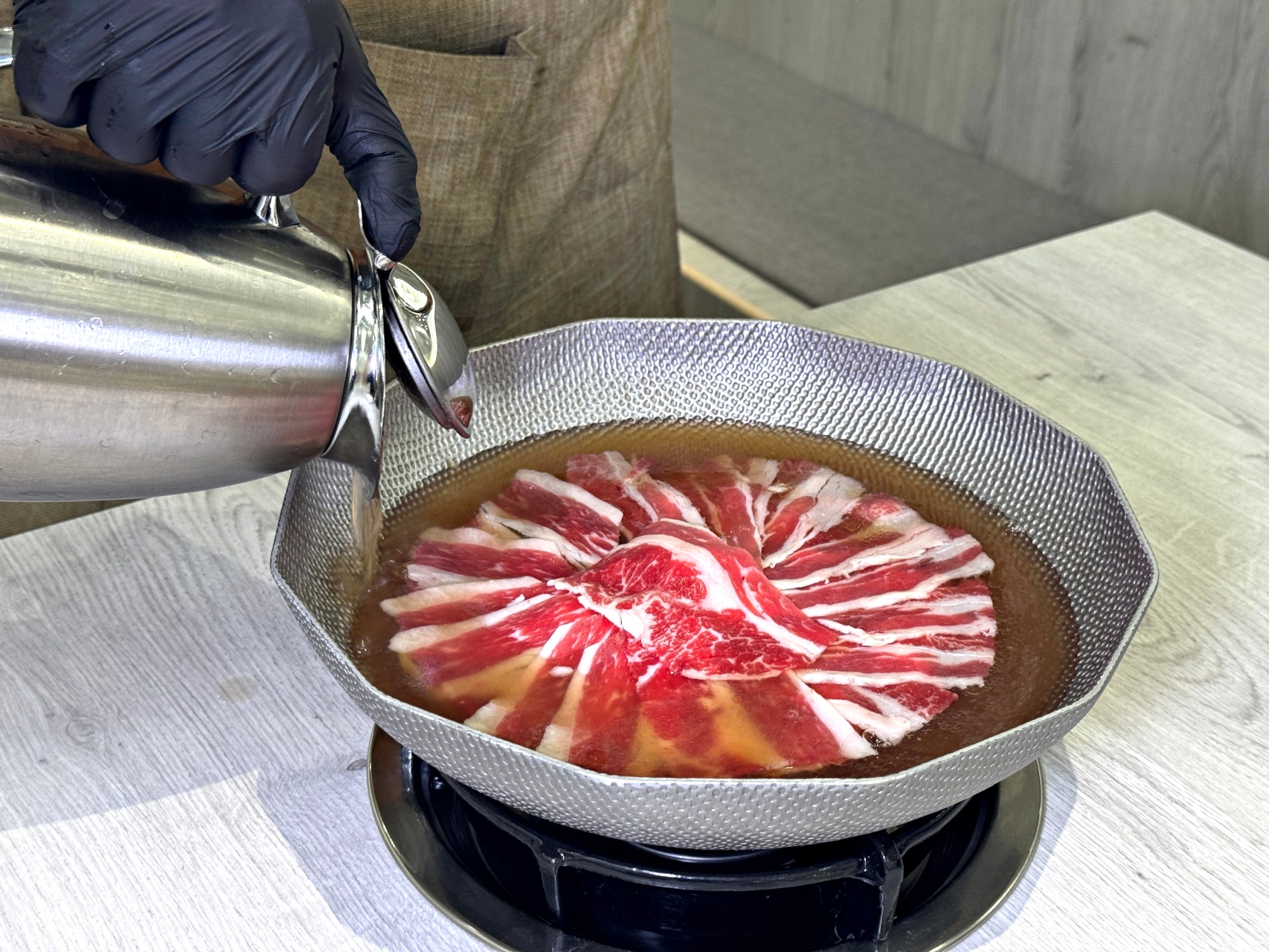（完整菜單）高雄最新燒肉『三山燒肉』高雄博愛店開箱！套餐可以吃超飽，有比茶六更厲害嗎？三山燒肉評價 三山燒肉菜單 @高雄美食底對