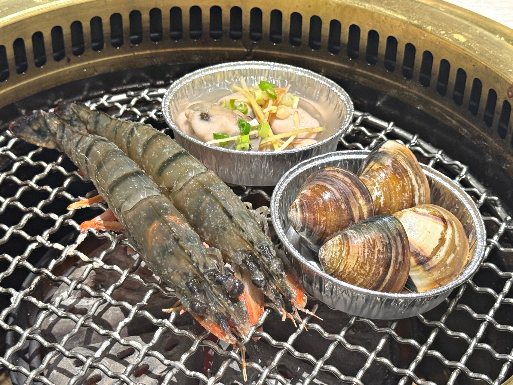 （完整菜單）高雄最新燒肉『三山燒肉』高雄博愛店開箱！套餐可以吃超飽，有比茶六更厲害嗎？三山燒肉評價 三山燒肉菜單 @高雄美食底對