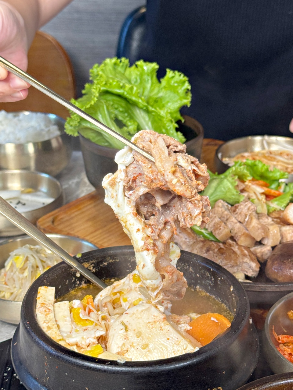 王品集團『初瓦 韓式料理』CP值又更高了！雙人套餐$998可以吃超飽 @高雄美食底對