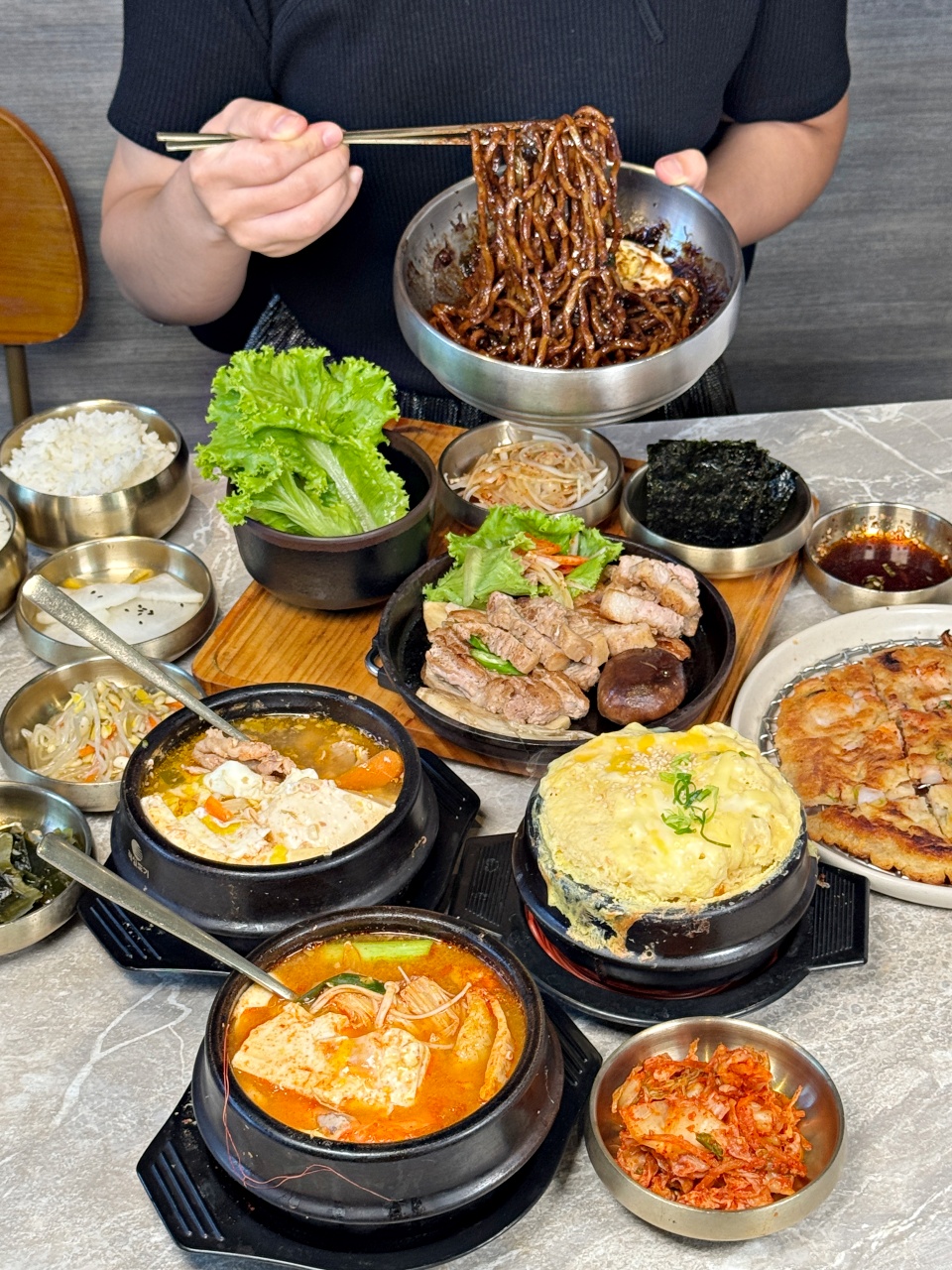 王品集團『初瓦 韓式料理』CP值又更高了！雙人套餐$998可以吃超飽 @高雄美食底對