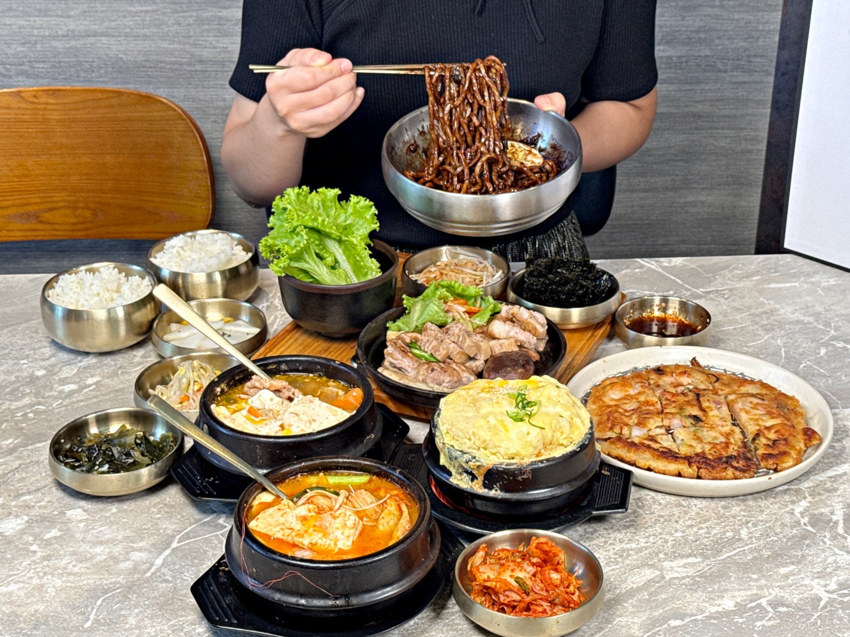 王品集團『初瓦 韓式料理』CP值又更高了！雙人套餐$998可以吃超飽 @高雄美食底對
