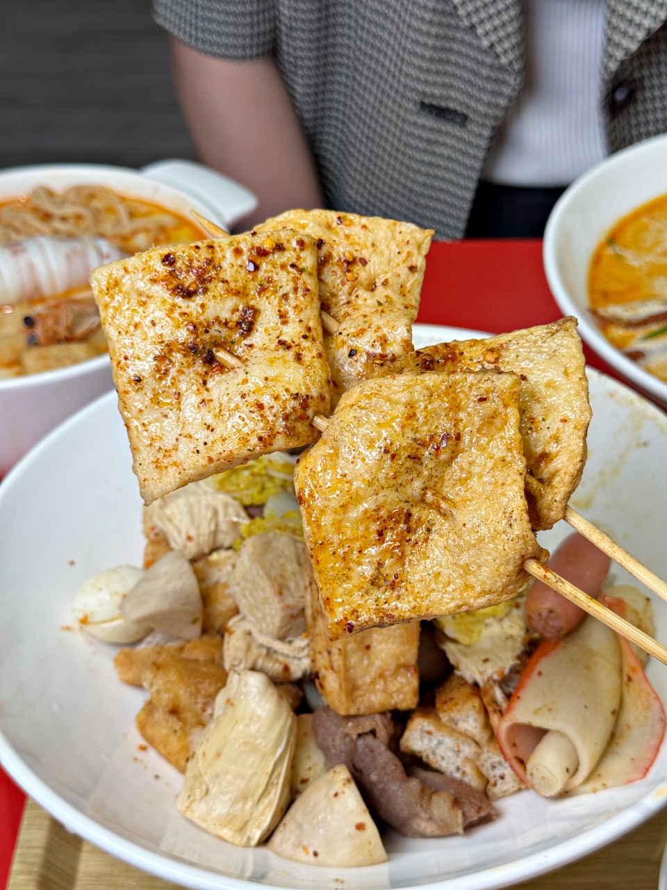 （有完整菜單）『8hot八hot麻辣燙』不一樣的麻辣燙！可香麻乾拌、麻辣湯、麻奶湯、叻沙湯選擇多 @高雄美食底對
