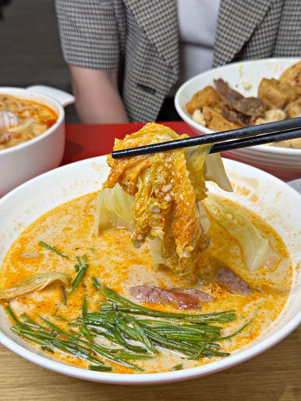 （有完整菜單）『8hot八hot麻辣燙』不一樣的麻辣燙！可香麻乾拌、麻辣湯、麻奶湯、叻沙湯選擇多 @高雄美食底對