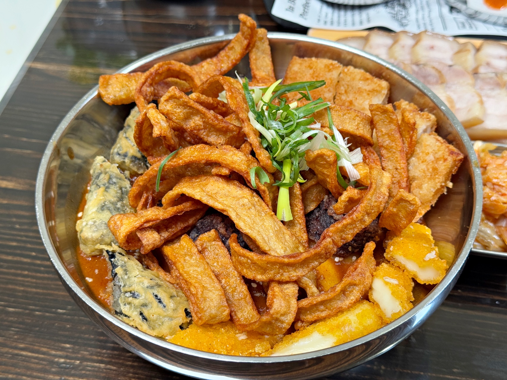 （有菜單）高雄豬肉湯飯『小月 釜山豬肉湯飯』大骨湯泡飯、辣炒年糕、韓食小吃美食推薦 @高雄美食底對