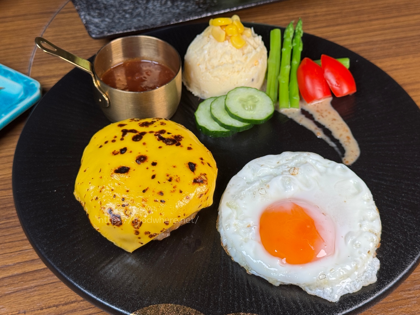 高雄串燒居酒屋推薦『金鶴串場』手打漢堡排必吃！日料、串燒類都好吃 @高雄美食底對
