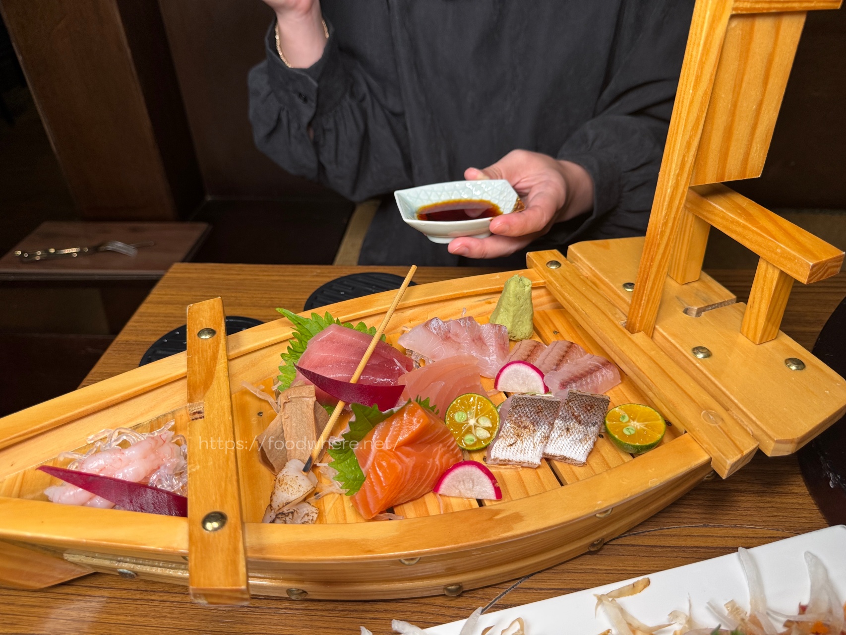 高雄串燒居酒屋推薦『金鶴串場』手打漢堡排必吃！日料、串燒類都好吃 @高雄美食底對