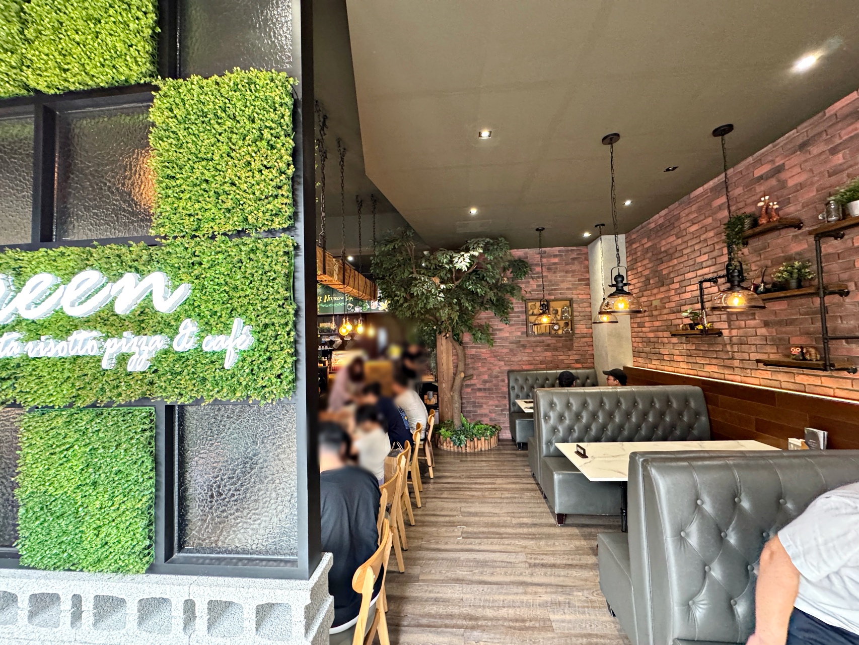 農十六餐廳推薦『green』排餐、義大利麵、披薩選擇多～假日多用餐人潮必訂位 @高雄美食底對