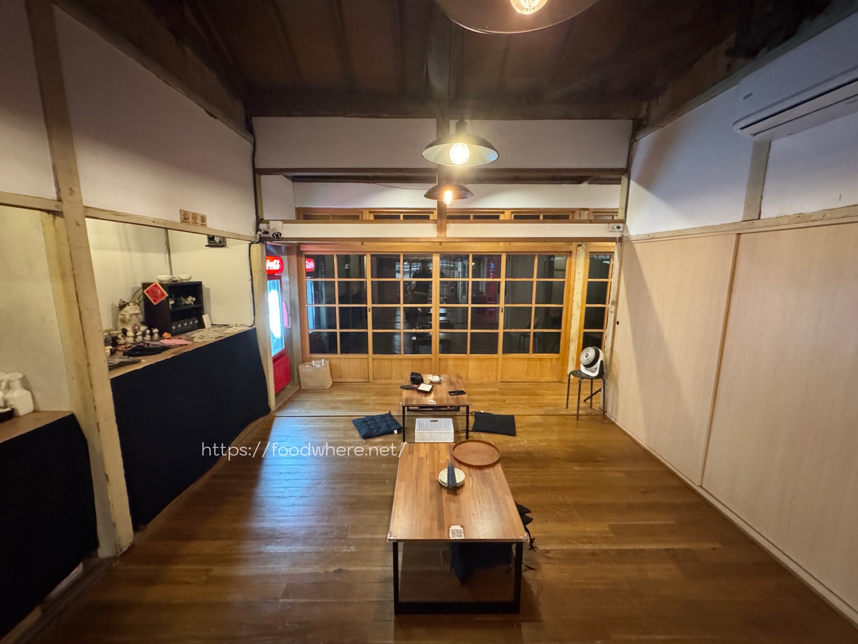 鳳山黃埔新村低調海鮮燒烤《蠔爽》日據時代老屋吃燒烤平價消費，烤鮮蚵100元！海鮮湯飯、海鮮叻沙麵必點 @高雄美食底對