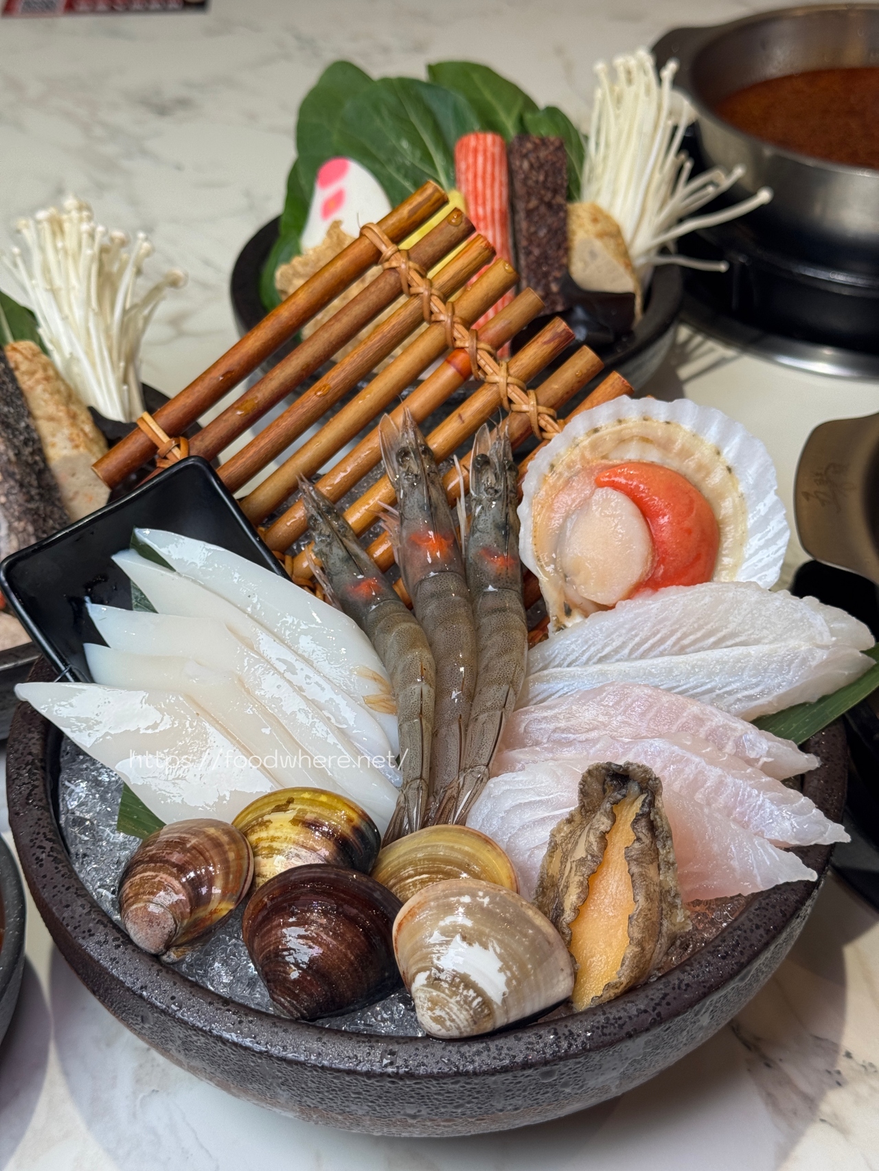 （有放最新菜單）2025最新《五鮮級鍋物》全新菜單直接附上基本肉盤！吃鍋更划算了白飯飲料一樣無限量供應 @高雄美食底對