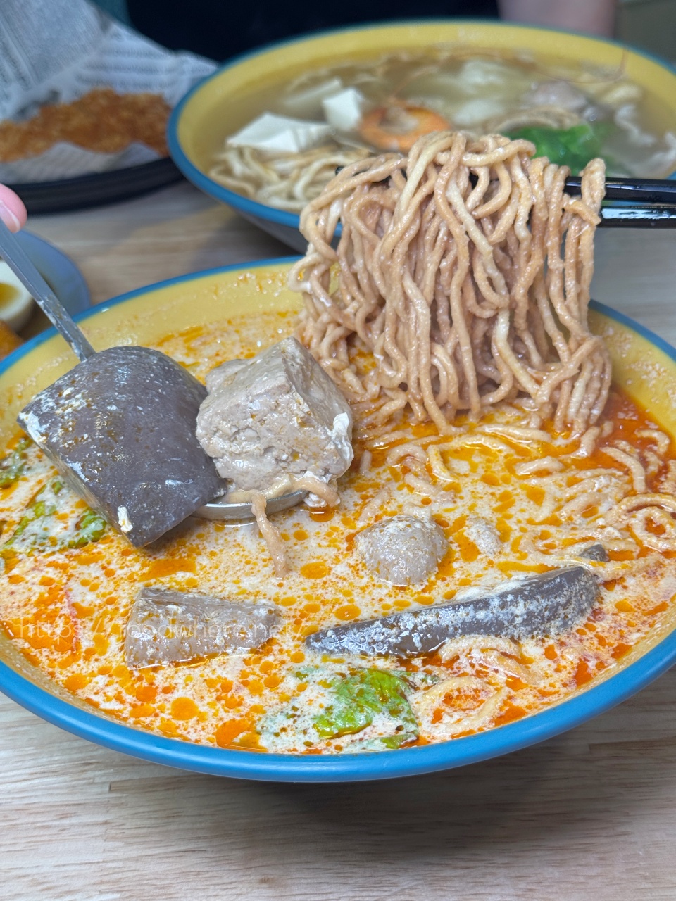 高雄必吃麻奶鍋燒『麻麻桑鍋燒麵.海產粥.咖喱飯.炸物專賣店』鍋燒系列內用外帶都可以免費加麵一次 @高雄美食底對