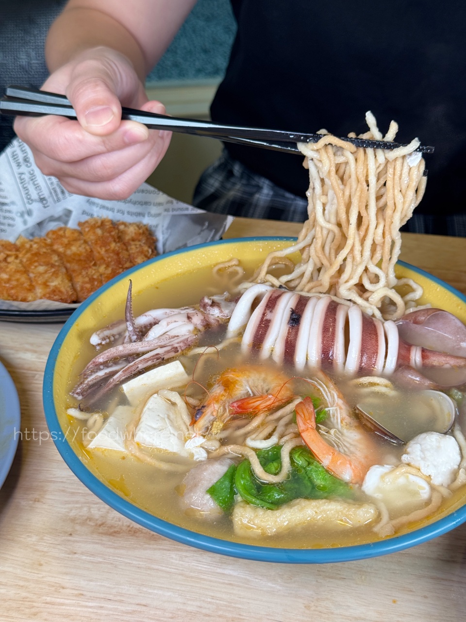 高雄必吃麻奶鍋燒『麻麻桑鍋燒麵.海產粥.咖喱飯.炸物專賣店』鍋燒系列內用外帶都可以免費加麵一次 @高雄美食底對