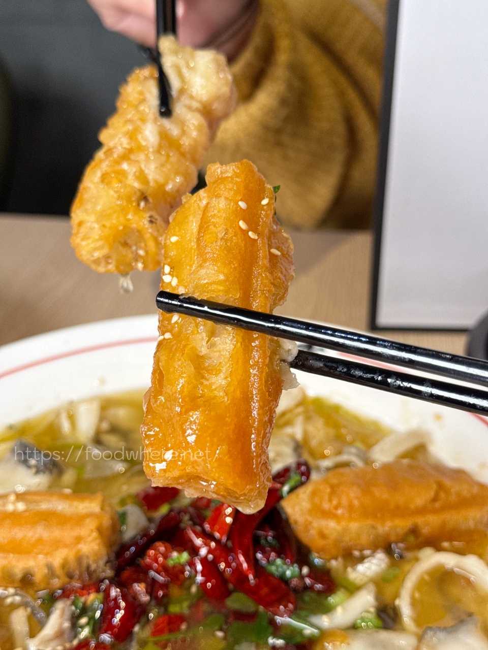文藻附近鼎中路『鼎香麻辣乾鍋酸菜魚』平價版酸菜魚+ 秤重計價麻辣乾鍋 @高雄美食底對