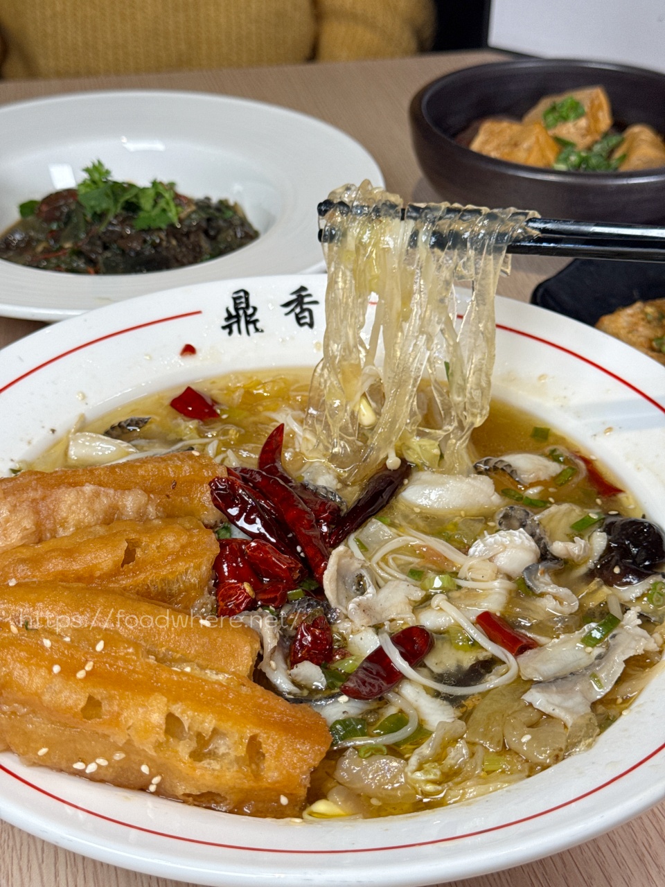 文藻附近鼎中路『鼎香麻辣乾鍋酸菜魚』平價版酸菜魚+ 秤重計價麻辣乾鍋 @高雄美食底對