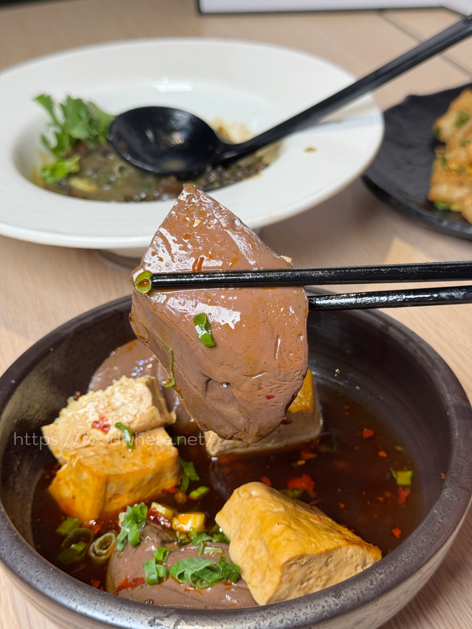 文藻附近鼎中路『鼎香麻辣乾鍋酸菜魚』平價版酸菜魚+ 秤重計價麻辣乾鍋 @高雄美食底對