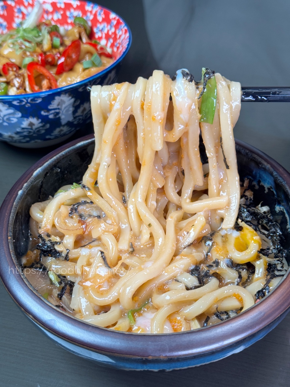高雄餐酒館推薦『末憂Bistro』餐點平價好吃！辣椒拌麵神好吃～烤串霸氣的雙倍尺寸 @高雄美食底對