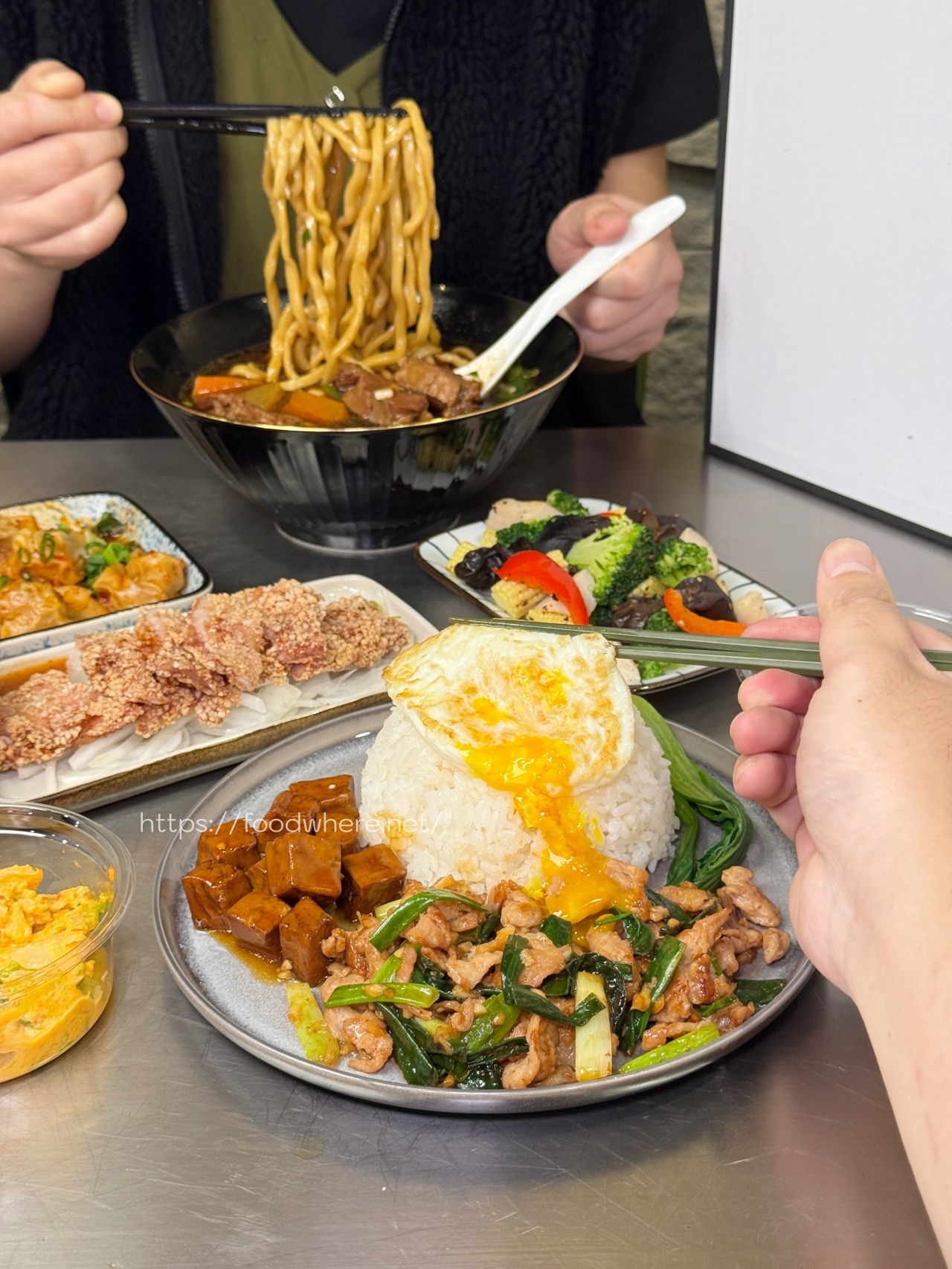 （有放菜單）仁武新開幕『豚沐麵』超濃紅燒豬肉麵！蔥爆豬肉飯也蕭賀呷 @高雄美食底對