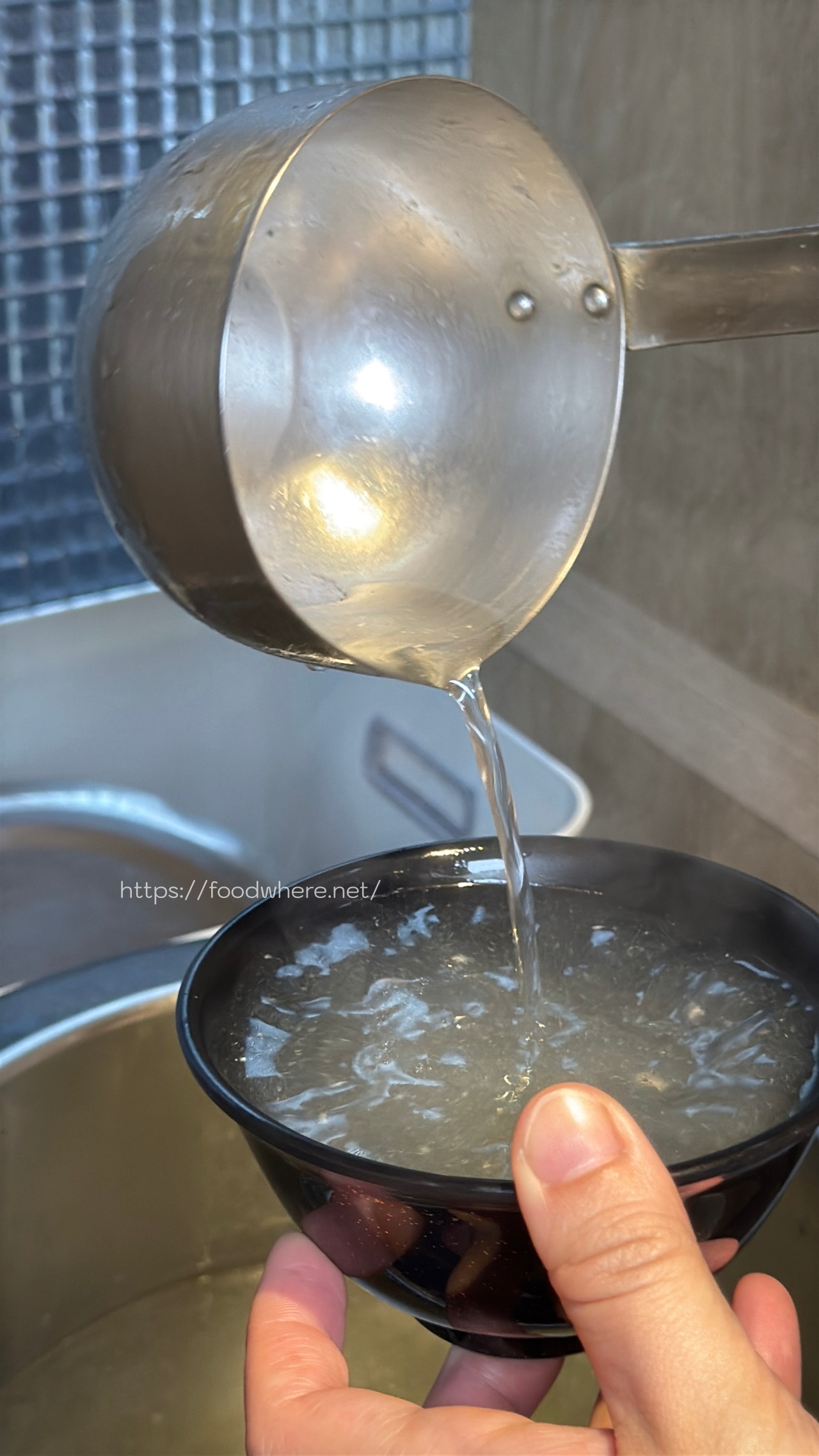 熱河街宵夜美食《呷辣麻辣干鍋－熱河店》道地重慶麻辣乾鍋 ，秤重計價內用白飯、紅茶、雞湯無限量供應 @高雄美食底對