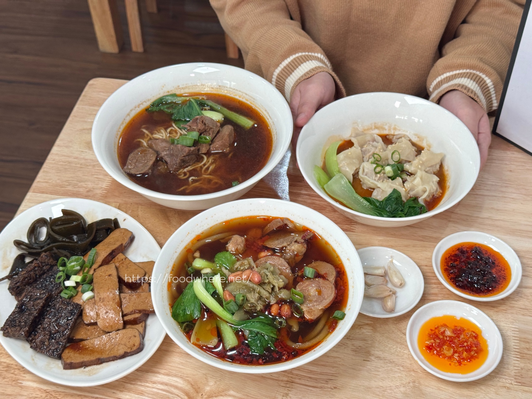 （有菜單）高雄牛肉麵推薦《渝記食記重慶小麵》紅燒牛肉麵、酸辣粉、滷味都非常好吃！台北2024牛肉麵節銀牌 @高雄美食底對