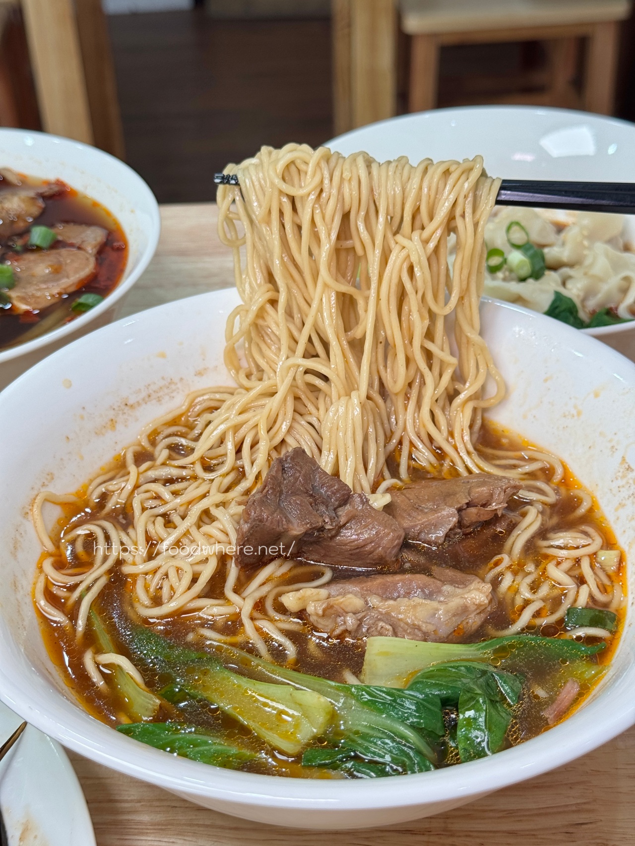（有菜單）高雄牛肉麵推薦《渝記食記重慶小麵》紅燒牛肉麵、酸辣粉、滷味都非常好吃！台北2024牛肉麵節銀牌 @高雄美食底對